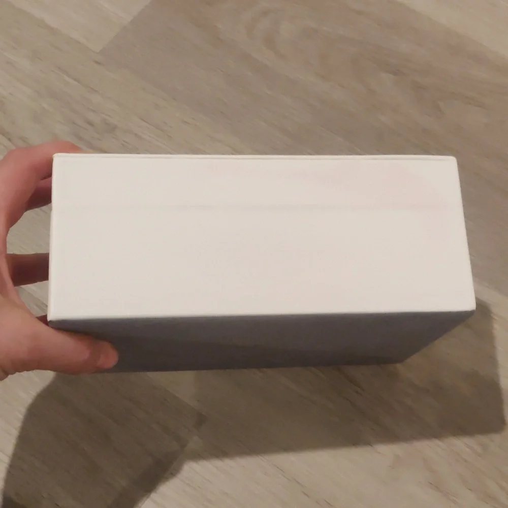 New!Kendra Scott White Jewelry Box with Golden Tone Logo Faux Leather